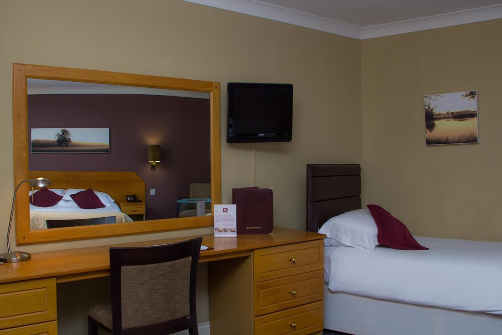 The Essex Golf & Country Club Hotel Coggeshall Buitenkant foto